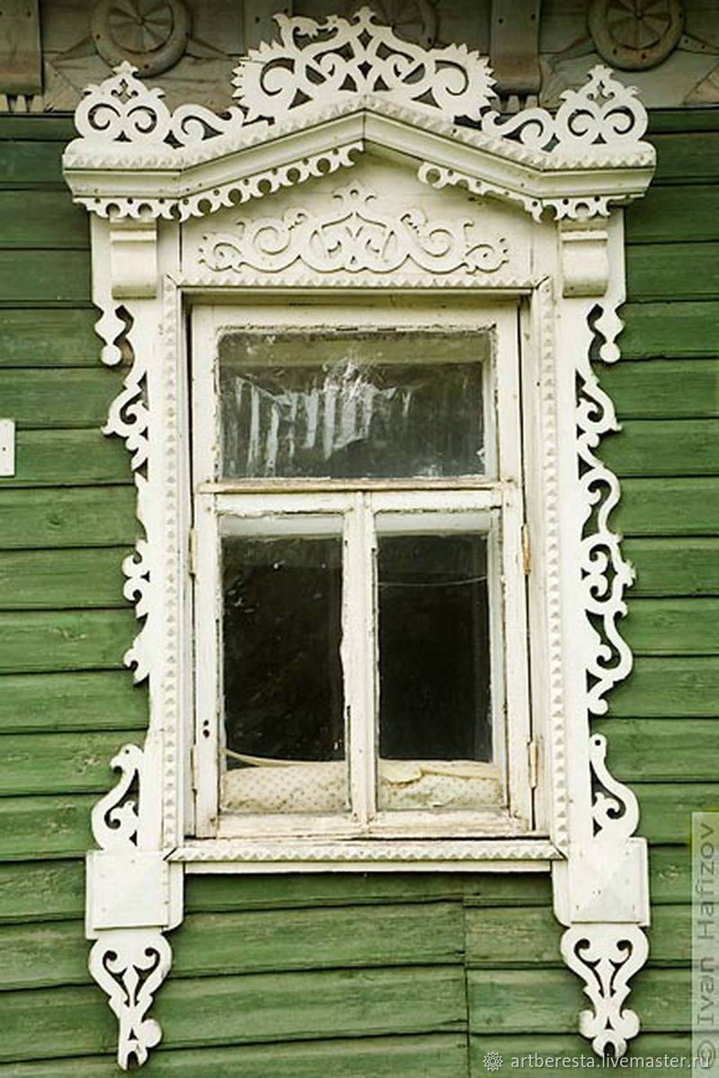 Резные наличники на окна в деревянном: деревянные и пластиковые .