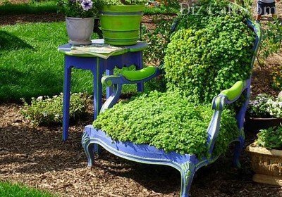 Оригинальная клумба из старого кресла Оригинальная клумба из старого кресла