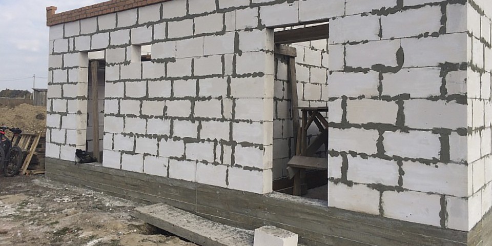 Как построить сарай из блоков: выбор материала и этапы строительства