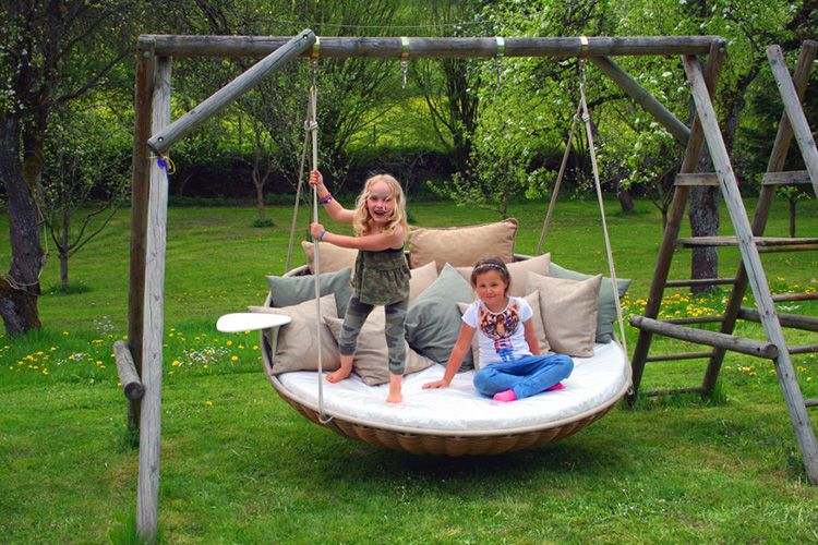 Как сделать своими руками садовые качели: фото моделей, чертежи и пошаговое руководство