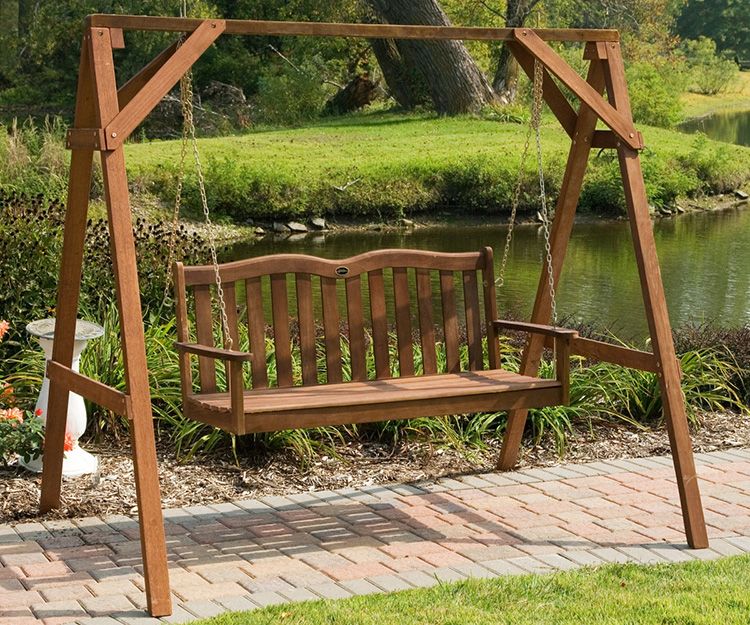 Сделанные своими руками садовые деревянные качели