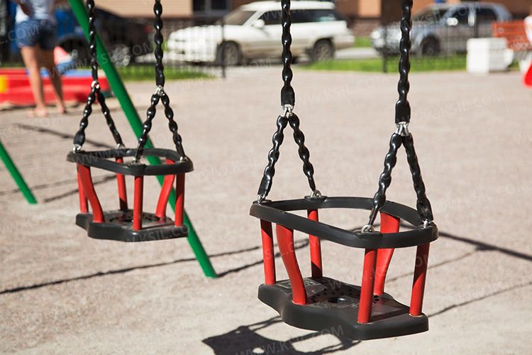 Сиденье качелей для маленьких с ободком безопасности