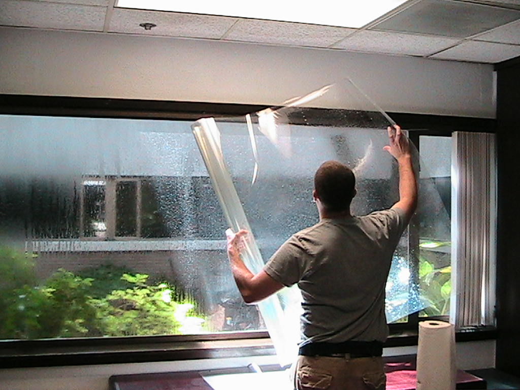 Обогрев оконного стекла: Как обогреть пластиковые окна, подогрев .