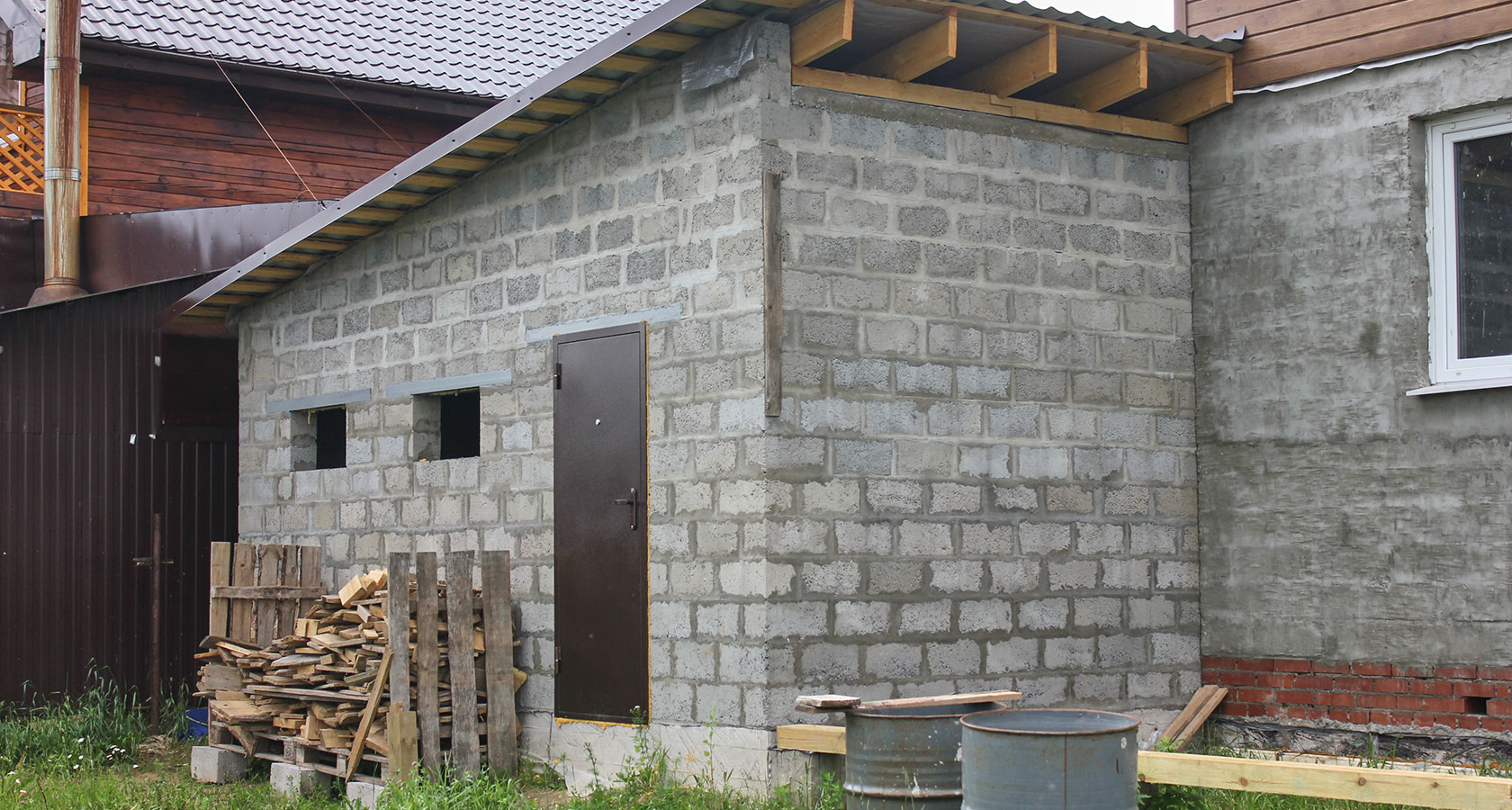 Как построить сарай из блоков: выбор материала и этапы строительства