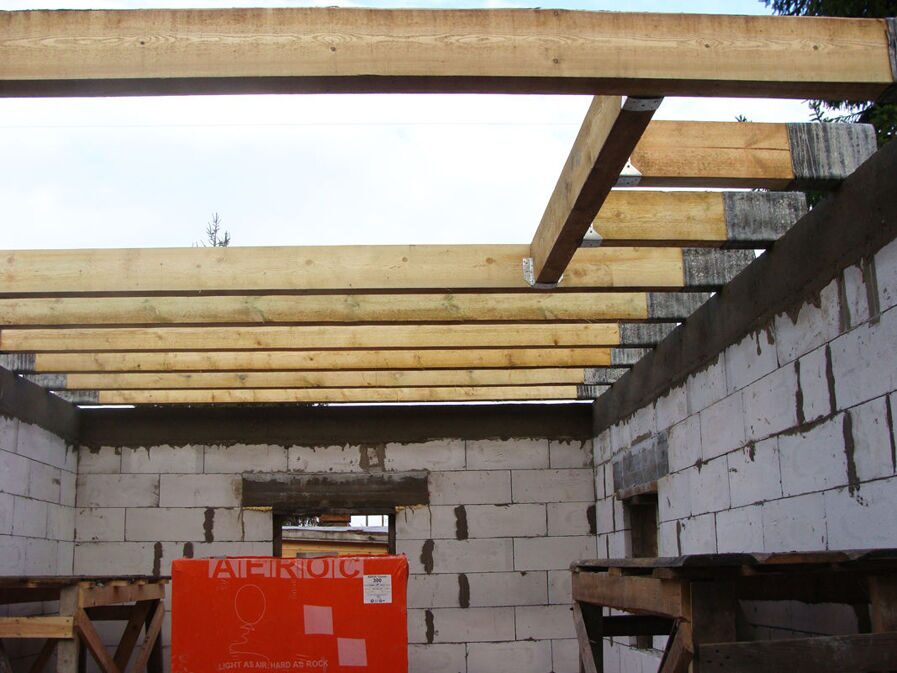 Готовое деревянное перекрытие по балкам