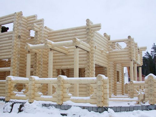 строительство домов из бруса зимой