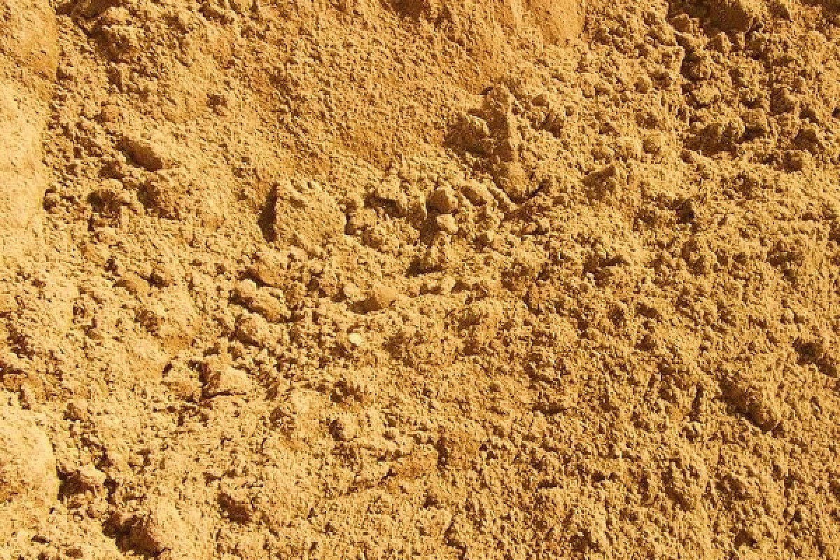 Формула речного песка. Песок карьерный. Песок Речной. Как выглядит песок первого класса. Как выглядит золото в песке.